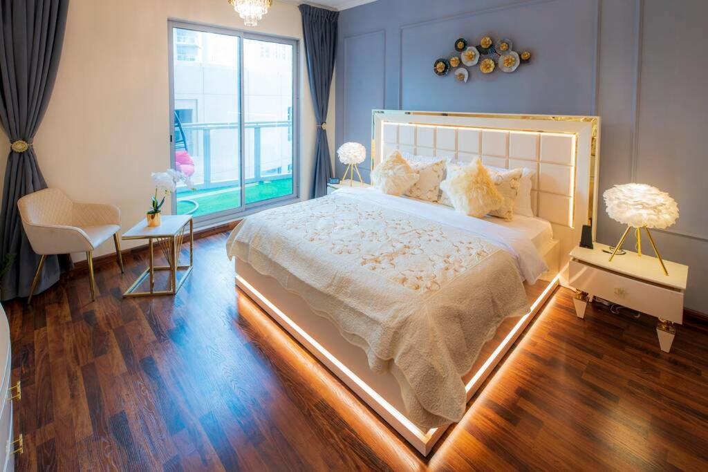 First Class 2Br With Full Burj Khalifa And Fountain View Дубай Экстерьер фото